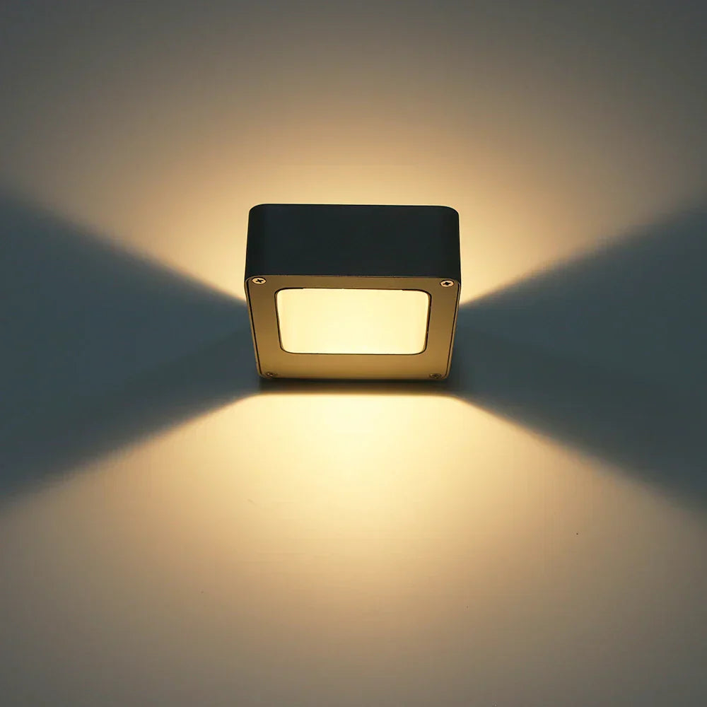 LumaGuard - Buitenwandlamp met bewegingssensor en strak frame voor een stijlvolle uitstraling aan de buitenkant