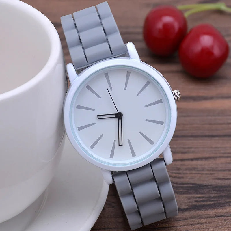 Zara - Modern horloge met minimalistische wijzerplaat en comfortabele band