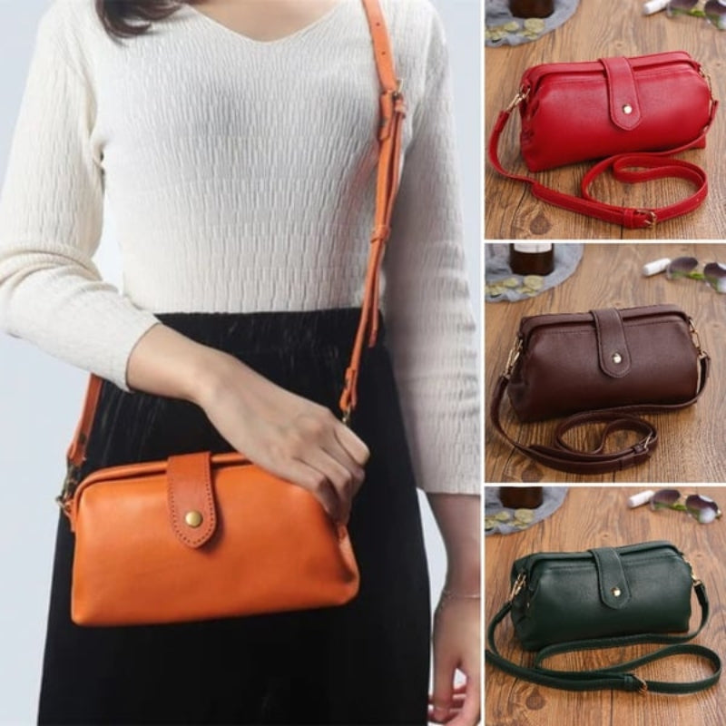 Leona – Gestructureerde crossbodytas met afgeronde klep en verstelbare riem
