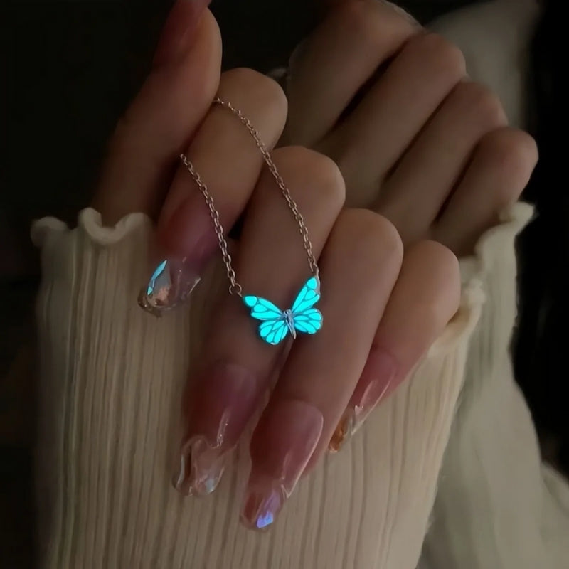 Ellie – Elegante vlinderketting en armbandset met klassieke afwerking
