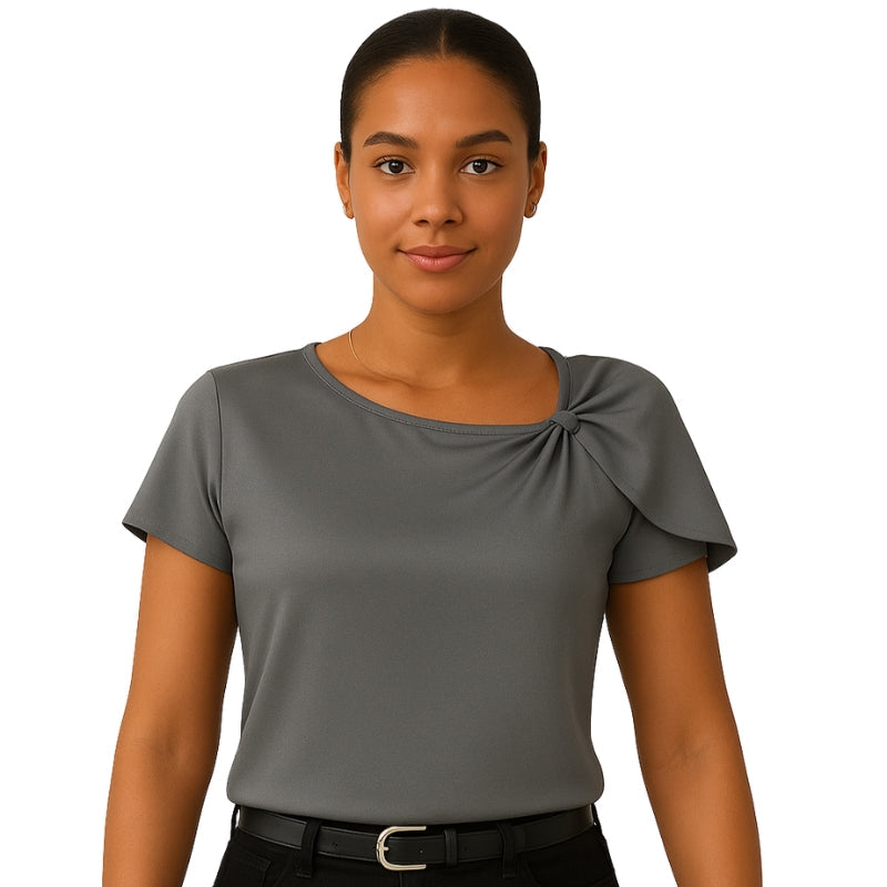 Arabella – T-shirt met korte mouwen en knoopdetail aan de zijkant