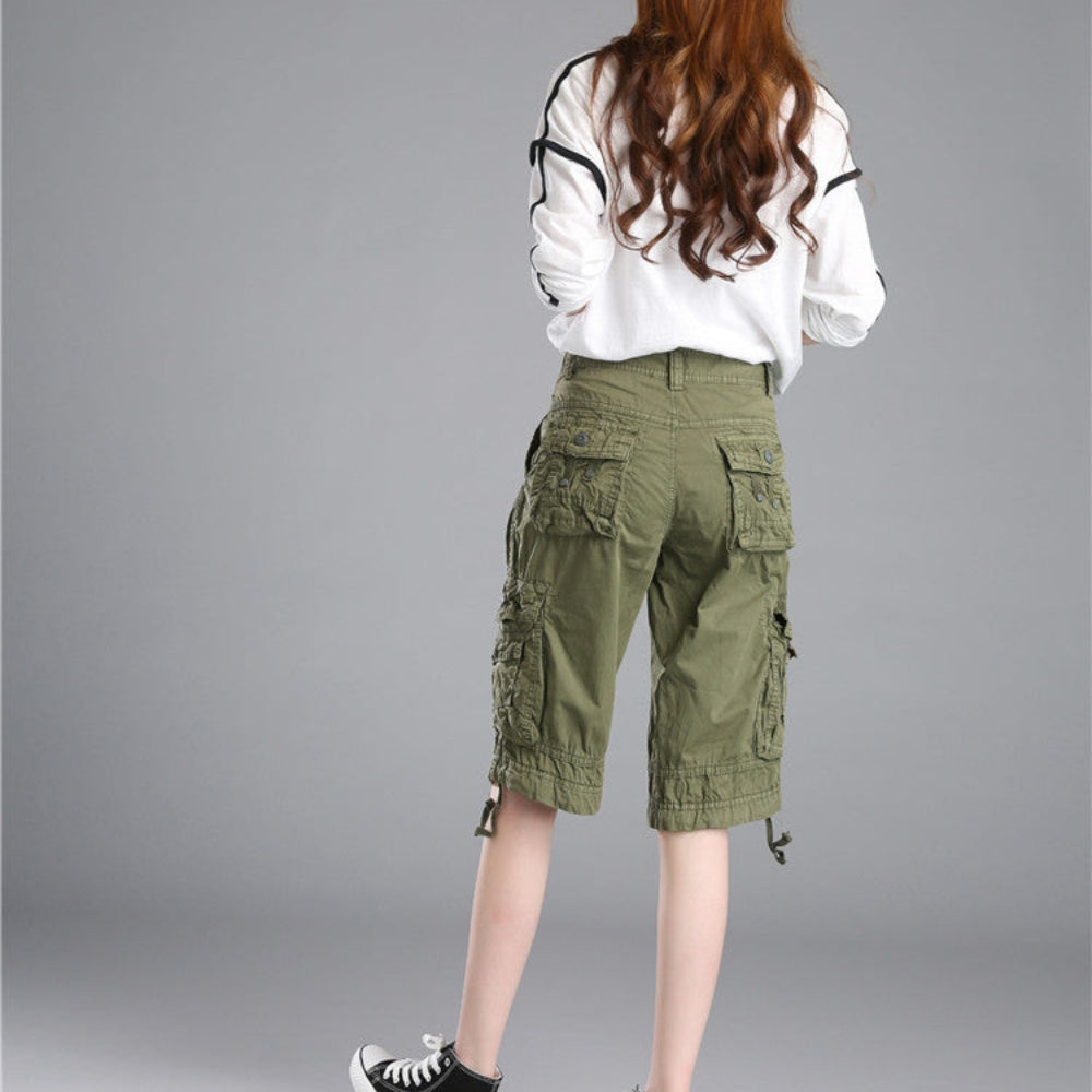 Alayna - Cargoshorts met middelhoge taille, knoopsluiting en functionele zakken