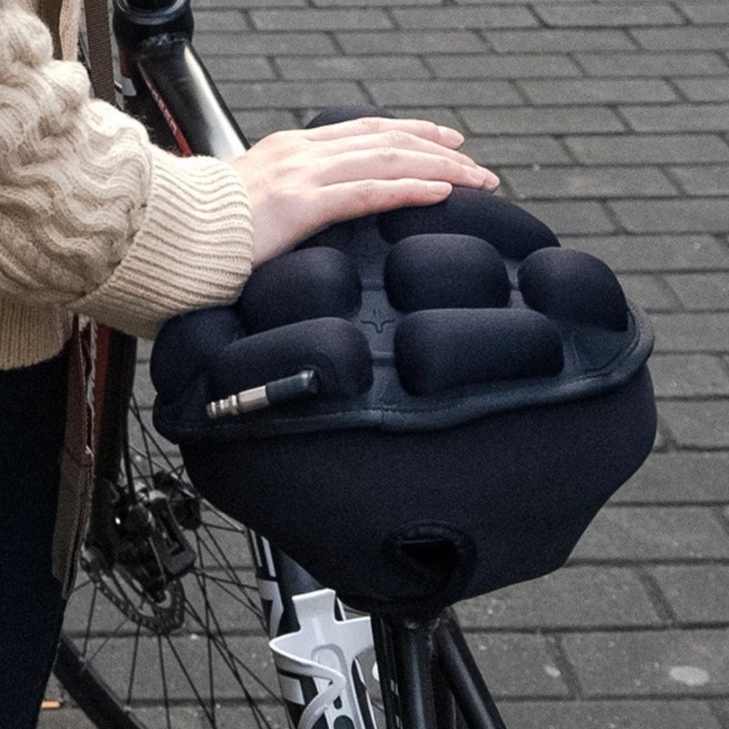 AirGlide – Zacht fietszadel met gevoerde vorm en luchtstroombevorderend ontwerp