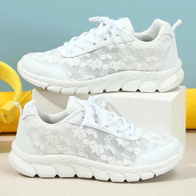 Mia - Lichte Sneakers met Geborduurde Sterren Design en Vetersluiting