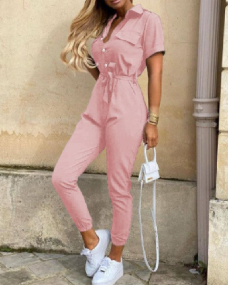 Diana – Elegante jumpsuit met wijde pijpen, knoopjes relaxte pasvorm en korte mouwen