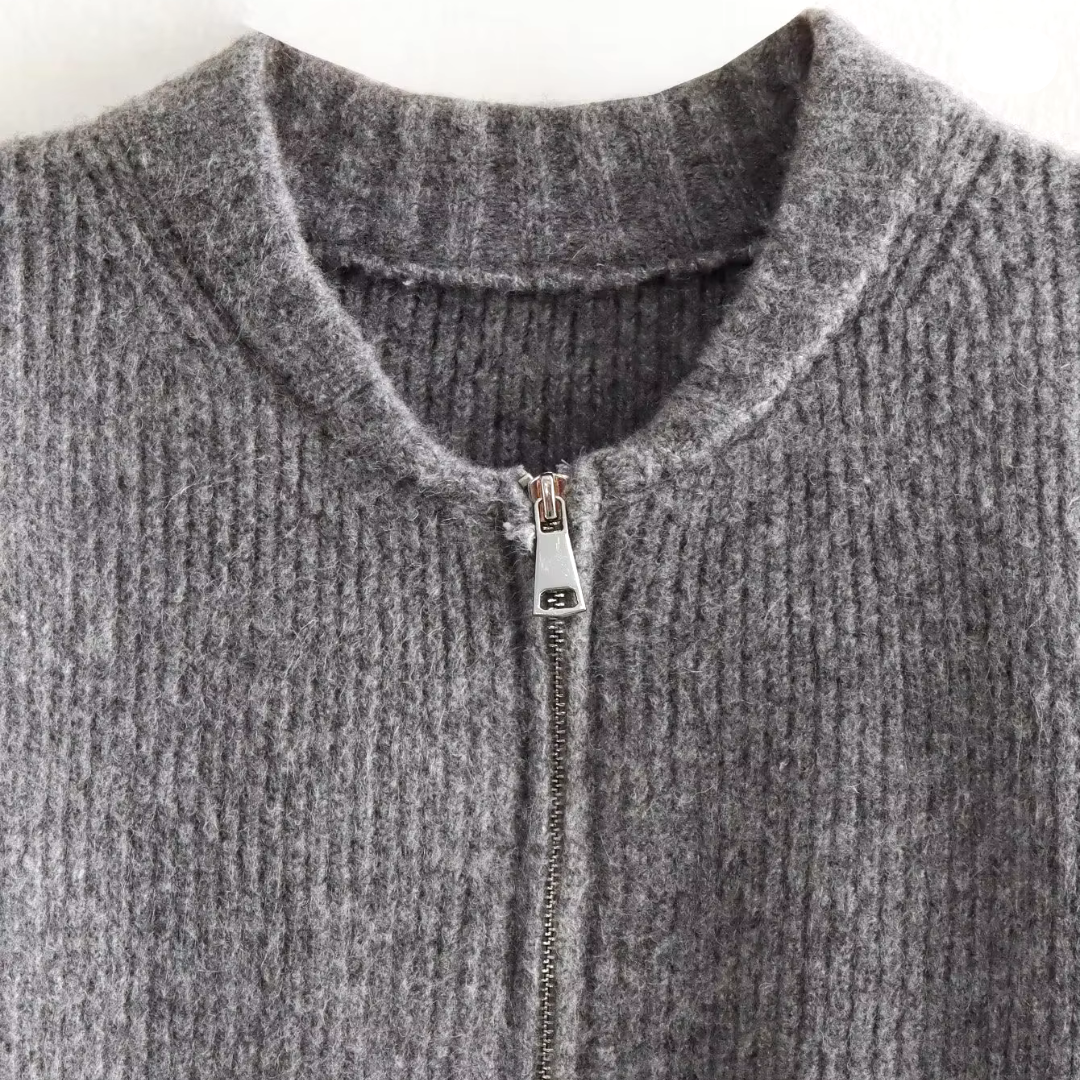 Rosa - Elegant vest met ronde hals en ritssluiting