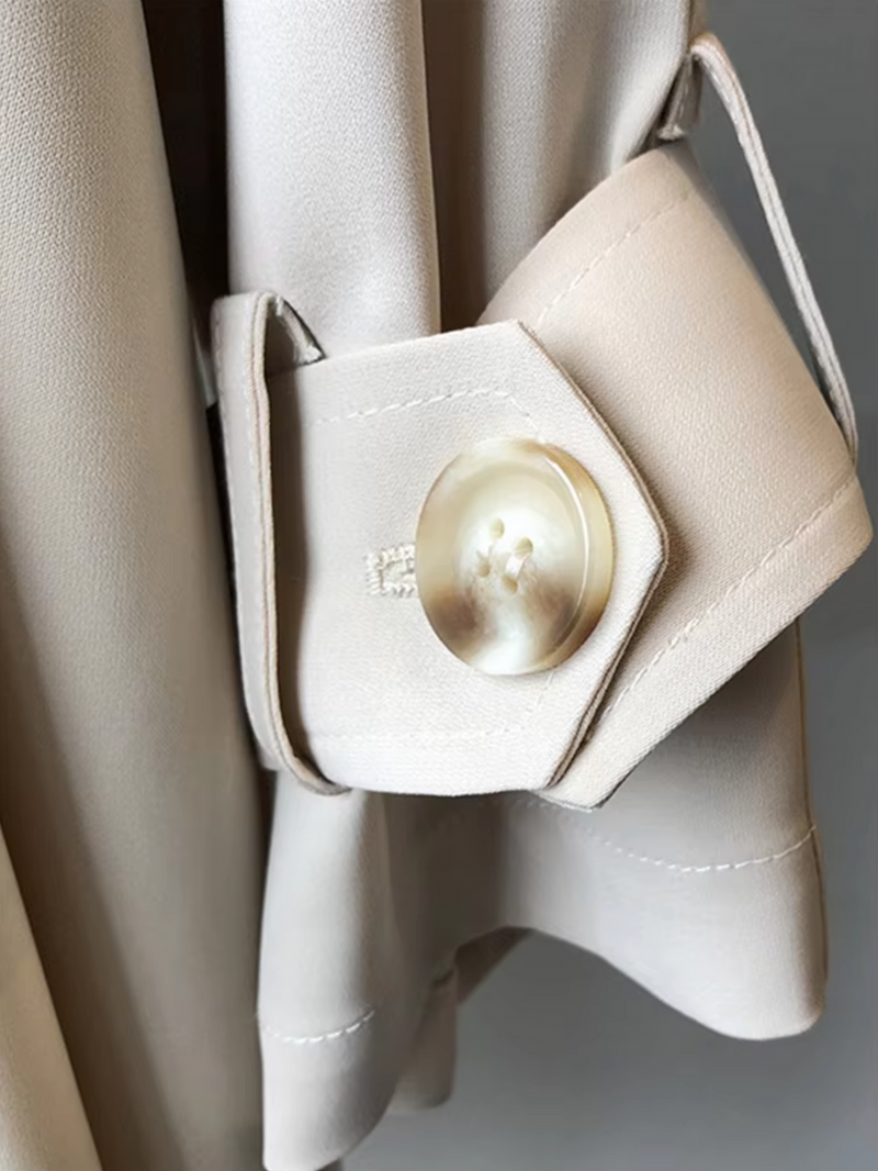 Isabella - Stijlvolle lange jas met verstelbare riem en elegante pasvorm