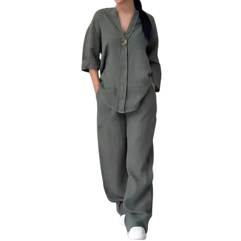 Liora – Losvallend Tweedelig Set met V-Hals Top en Broek met Wijde Pijpen