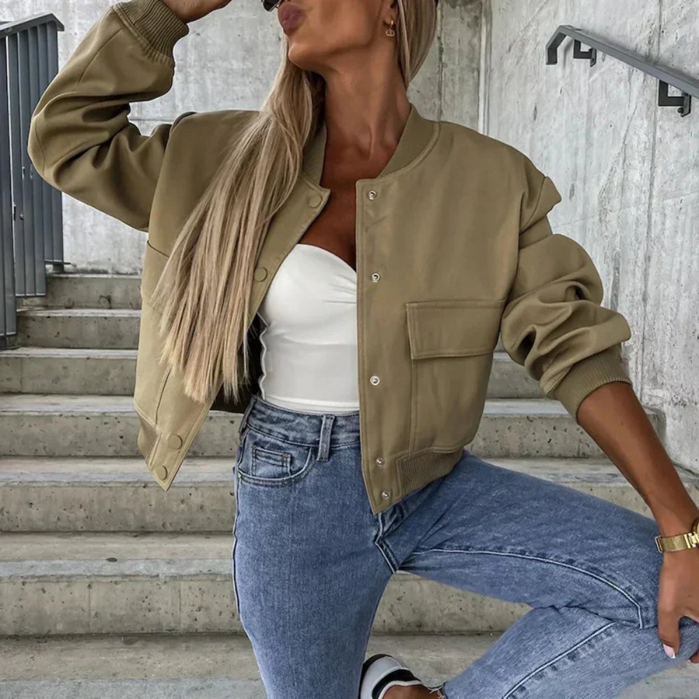 Olivia – Elegant bomberjack met klepzakken en lange mouwen