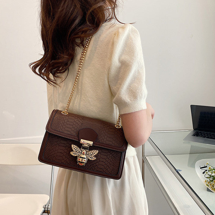 Esme – Trendy Retro Schoudertas met Ketting