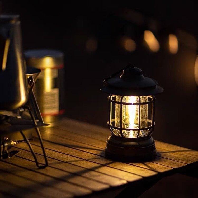 TimberGlow - Vintage-geïnspireerde draagbare kampeerlamp met warme sfeerverlichting
