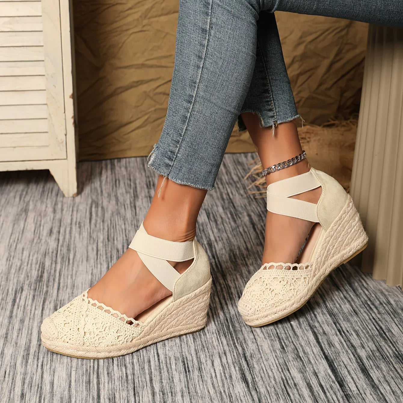 Selene – Elegante sleehak sandalen met open teen en enkelbandje