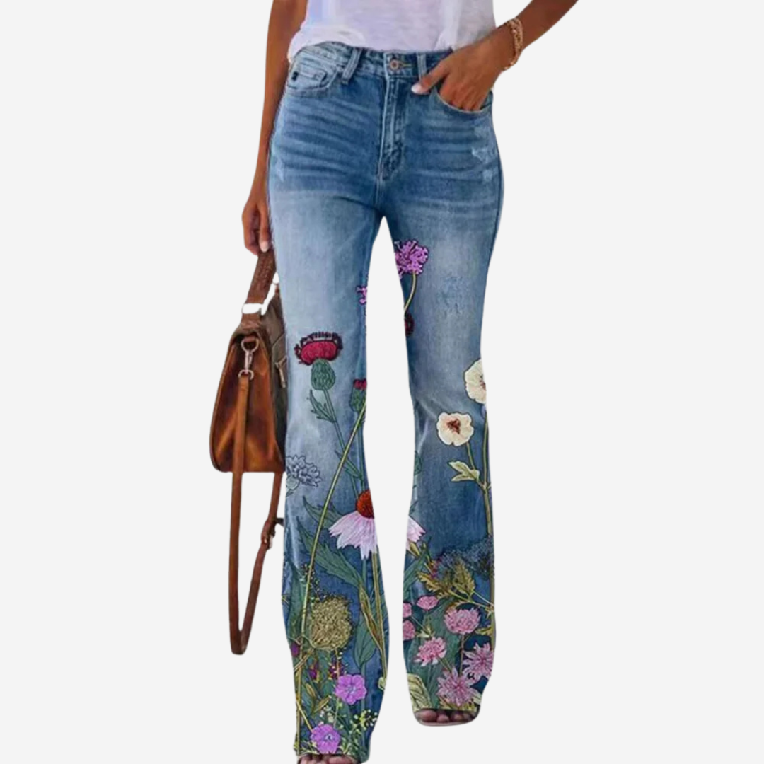 Livia – Trendy Flared Jeans met Unieke Bloemen- en Artistieke Patronen