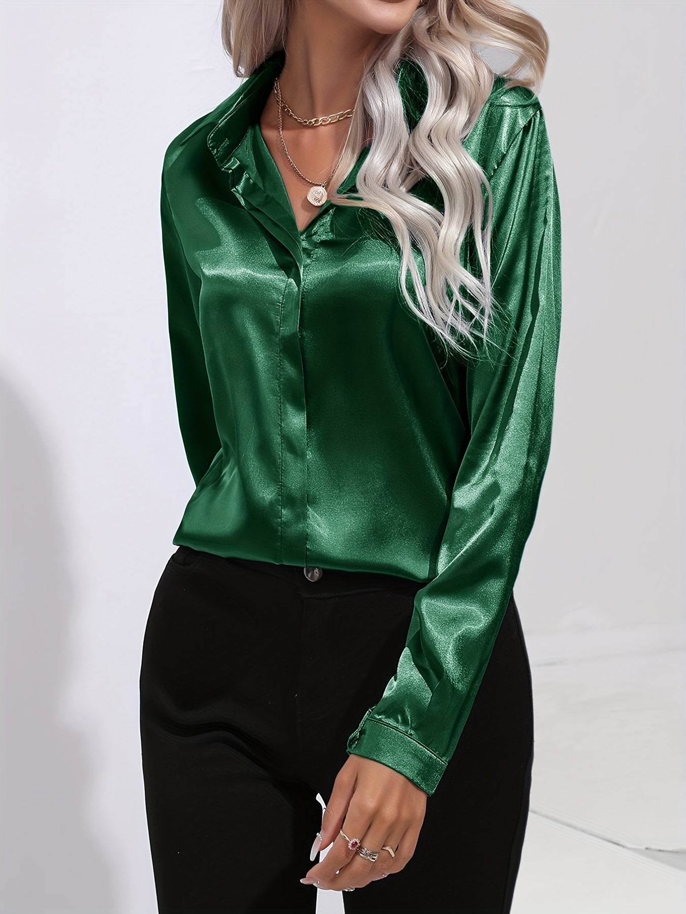 Leona - Casual Satijnen Blouse met een Verfijnde Glans