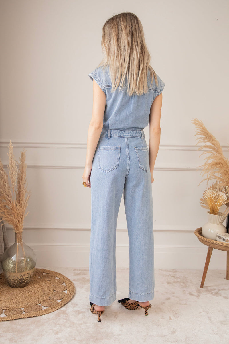 Mila - Stijlvolle jumpsuit met knoopsluiting en trendy wijde pijpjes