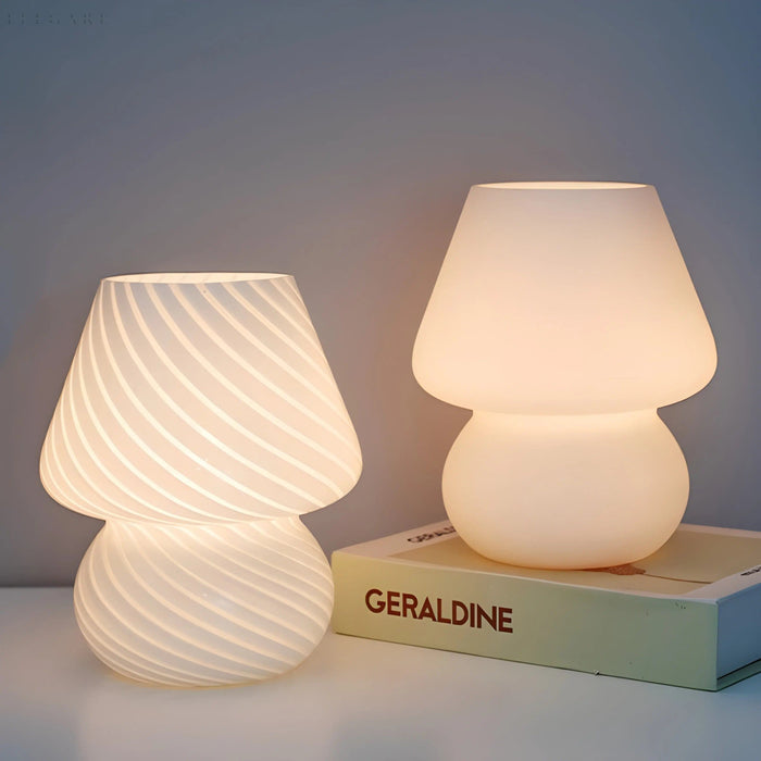 MushGlow - Elegante Paddenstoel LED Glazen Lamp voor Stijlvolle Kamerinrichting
