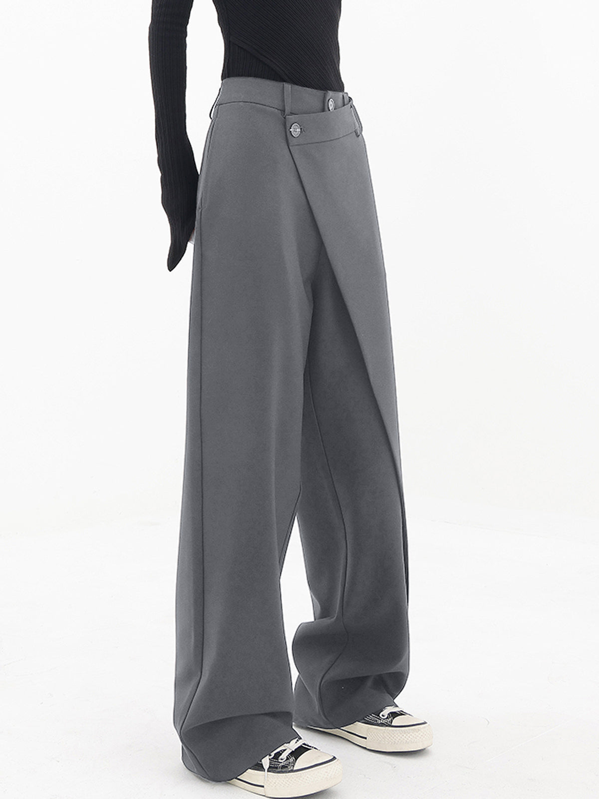 Elara - Asymmetrische broek met wijde pijpen en dubbele knopen