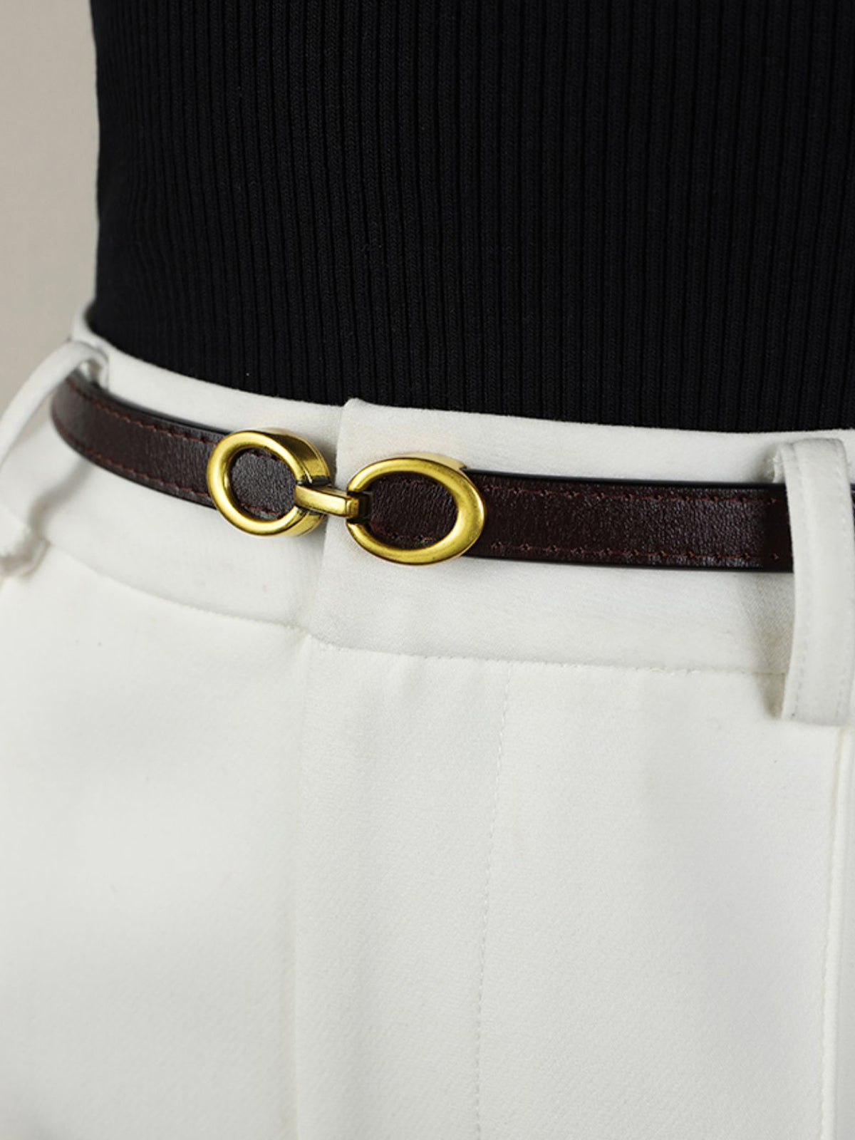 Lucas – Strakke verstelbare riem met unieke sluiting voor een moderne en gepolijste look