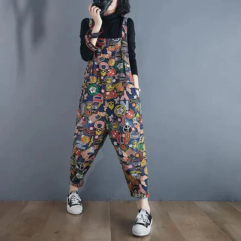 Julia – Stijlvolle tuinbroek jumpsuit met relaxte pasvorm en bedrukte patronen