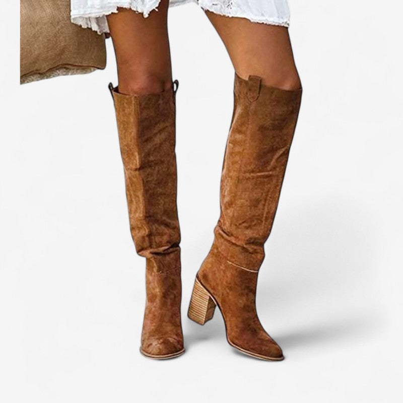 Camila - Kniehoge Laarzen met Puntige Teen en Slip On Ontwerp