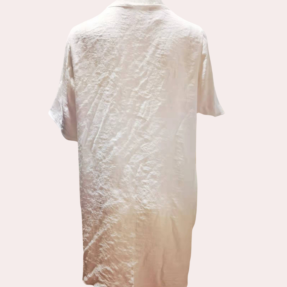 Sophia – Casual jurk met knopen korte mouwen en relaxte pasvorm