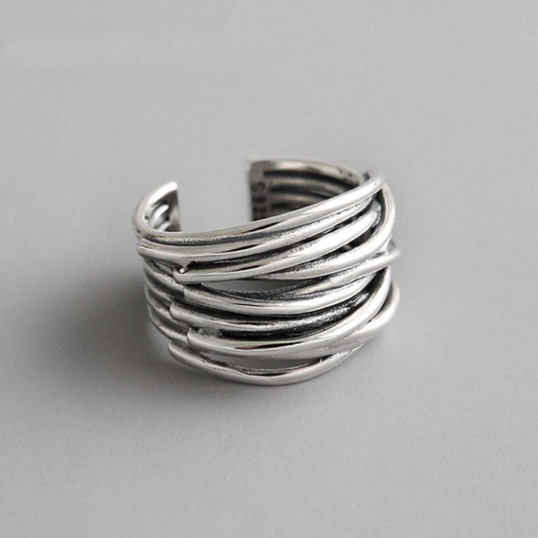 Selene - Elegante ring met dubbellaags open ontwerp en opvallende wikkelvorm
