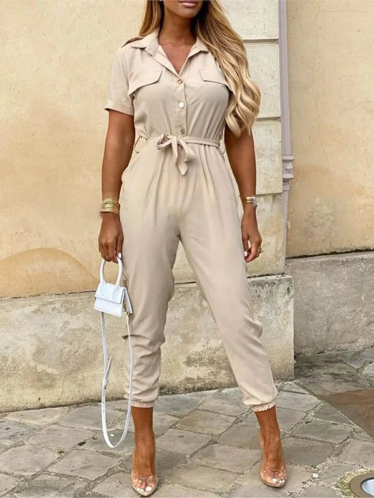 Mila – Chique jumpsuit met riem Korte Mouwen en Zakken