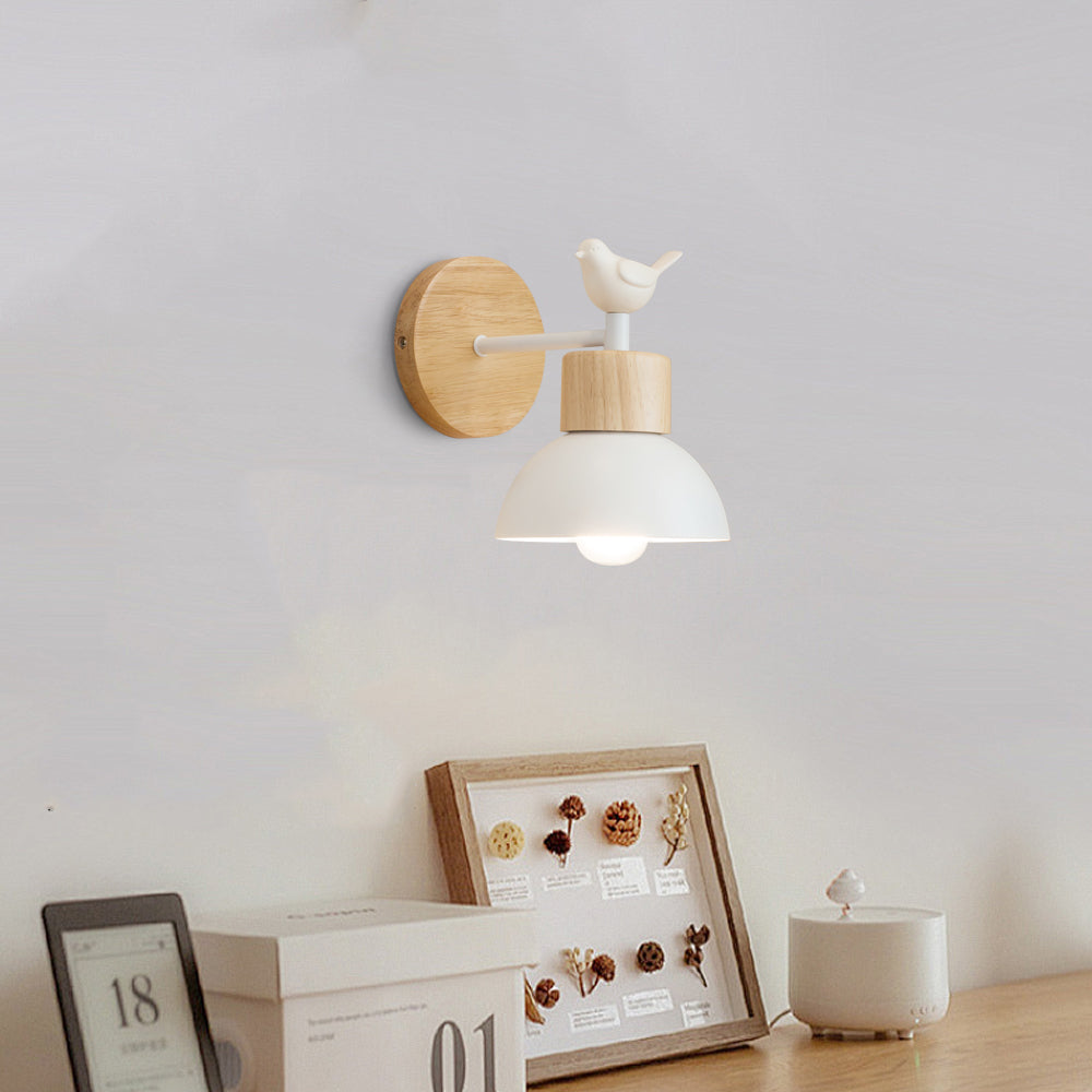 AviaraLux – Wandlamp met houten basis, metalen afwerking en vogeldetail