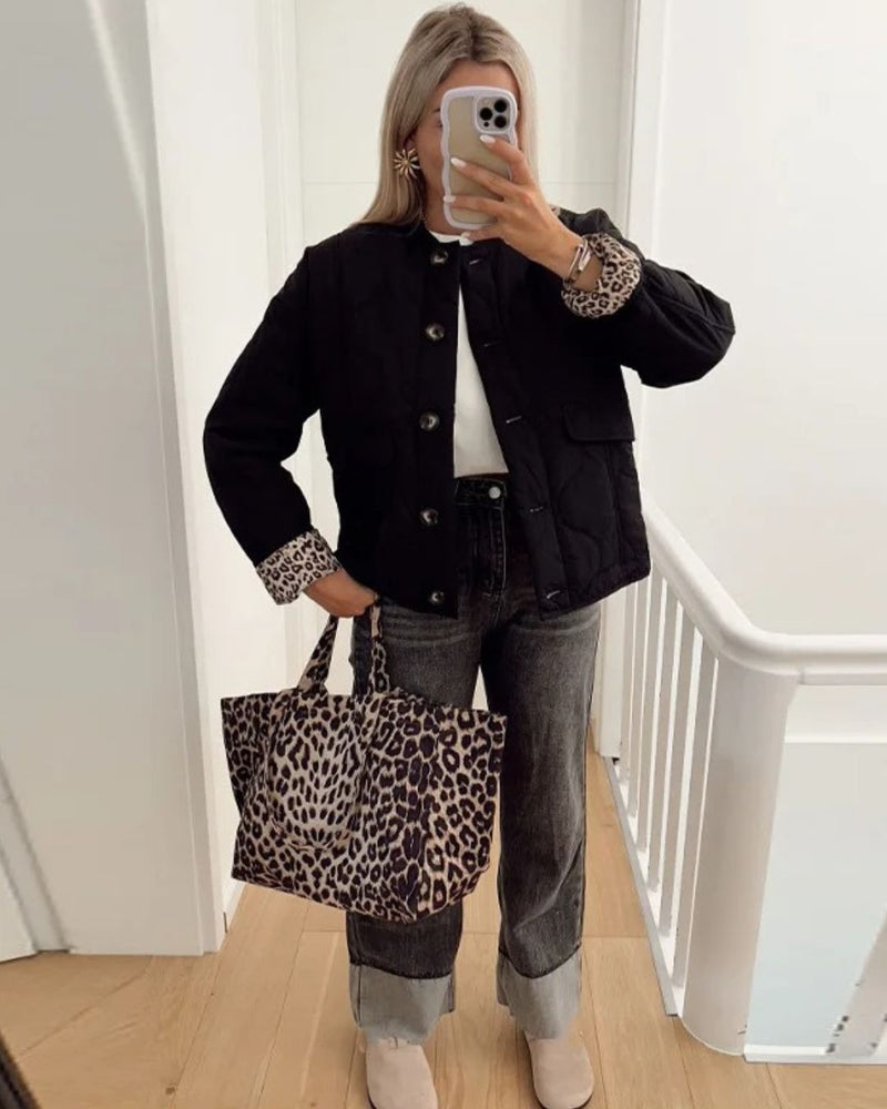 Amelia - Gewaagde jas met luipaardprint en een chic randje