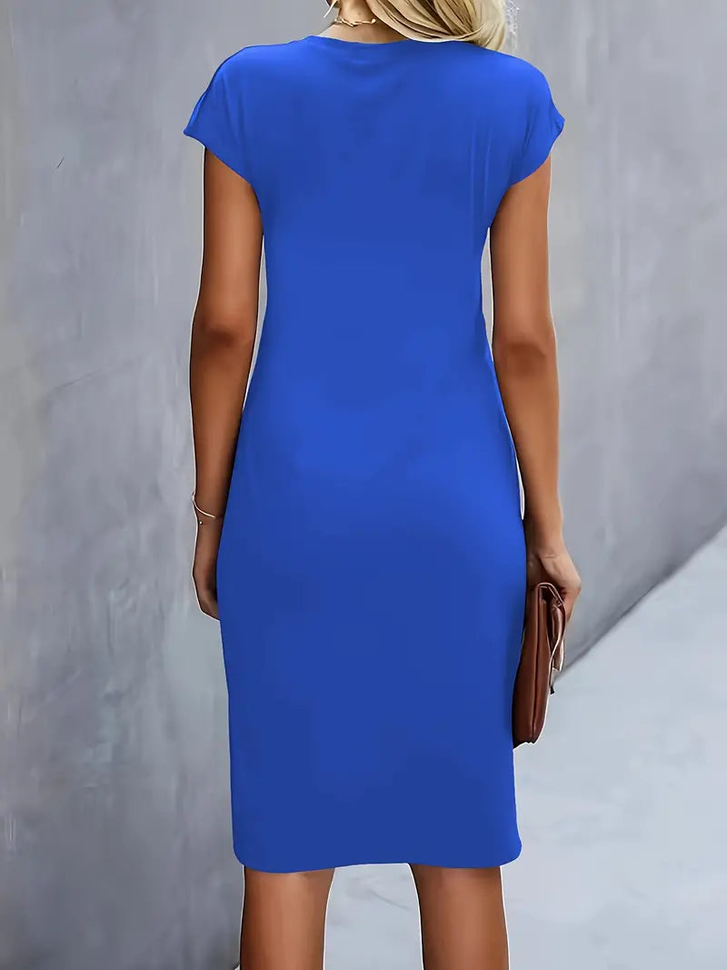 Naina - Chique midi-jurk met ronde hals en flatterend getailleerd silhouet