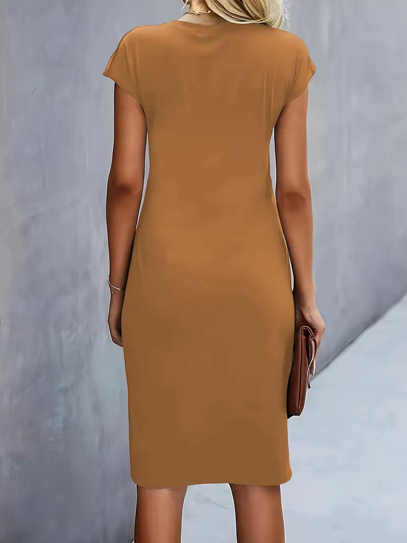 Naina - Chique midi-jurk met ronde hals en flatterend getailleerd silhouet