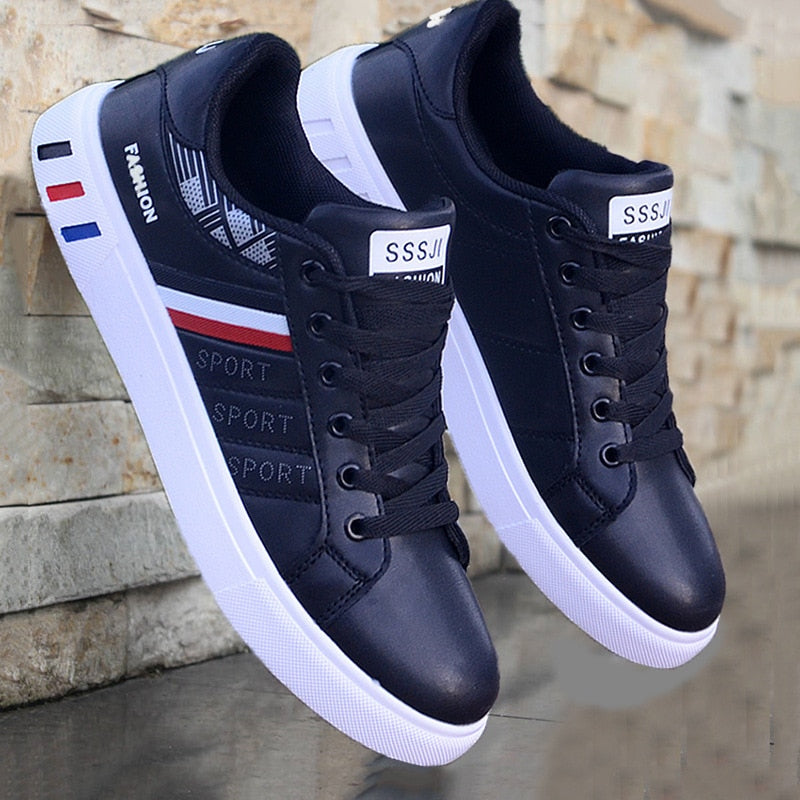 Sean – Strakke sneakers met stoere sportieve randen en opvallende hak