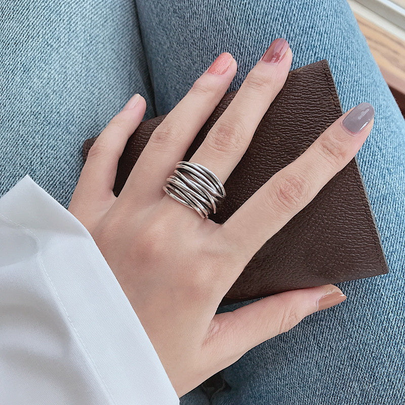 Selene - Elegante ring met dubbellaags open ontwerp en opvallende wikkelvorm