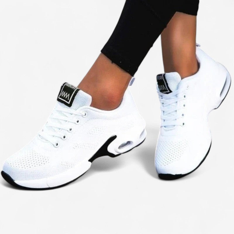 Patricia – Ronde Teen Sneakers met slip on en Vetersluiting