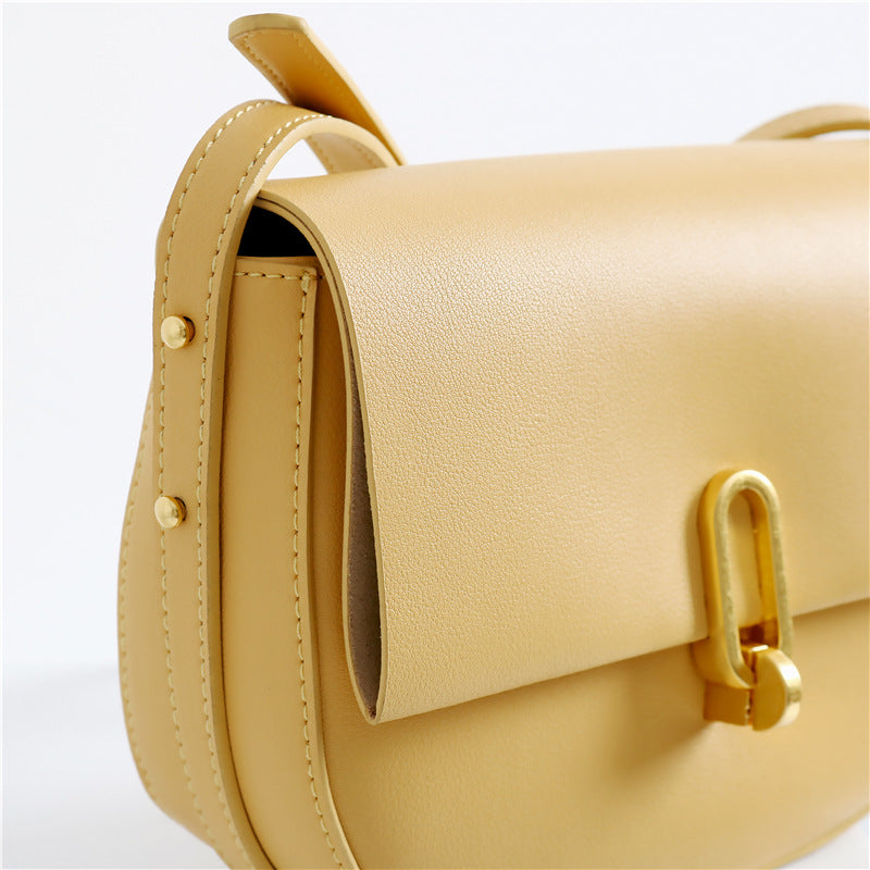 Faye - Chique handtas met flapsluiting en verstelbare riem