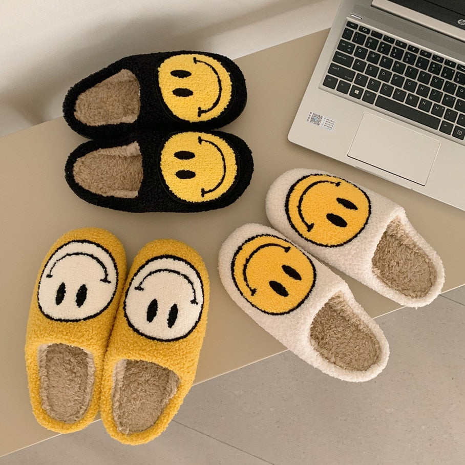 Anna– Slippers met Geborduurd Smiley Design en Nepbont Voering