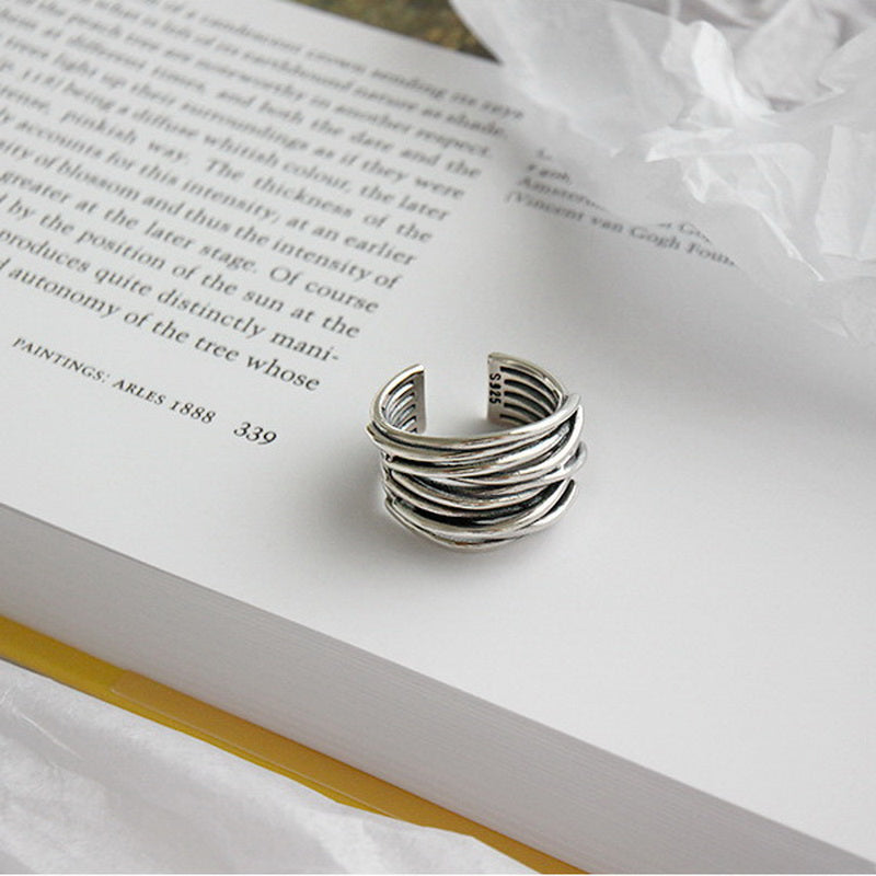 Selene - Elegante ring met dubbellaags open ontwerp en opvallende wikkelvorm