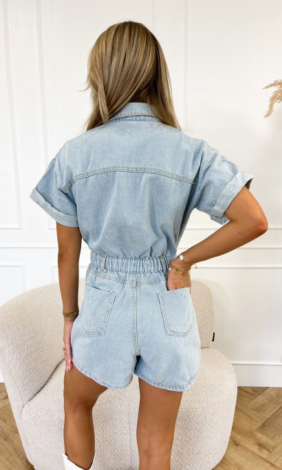 Floortje - Casual korte jumpsuit met korte mouwen en knoopjes aan de voorkant