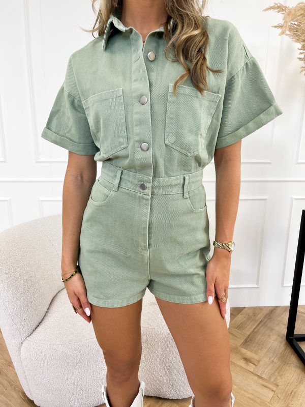 Floortje - Casual korte jumpsuit met korte mouwen en knoopjes aan de voorkant