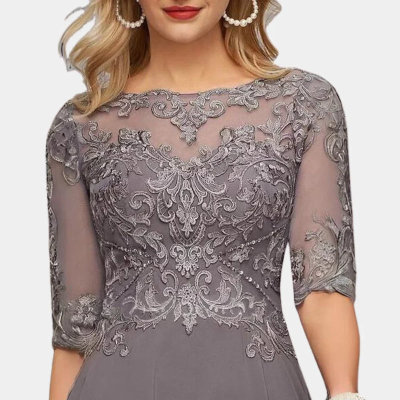 Bela– Elegante jurk met driekwartmouwen Met kantdetails en vloeiende rok