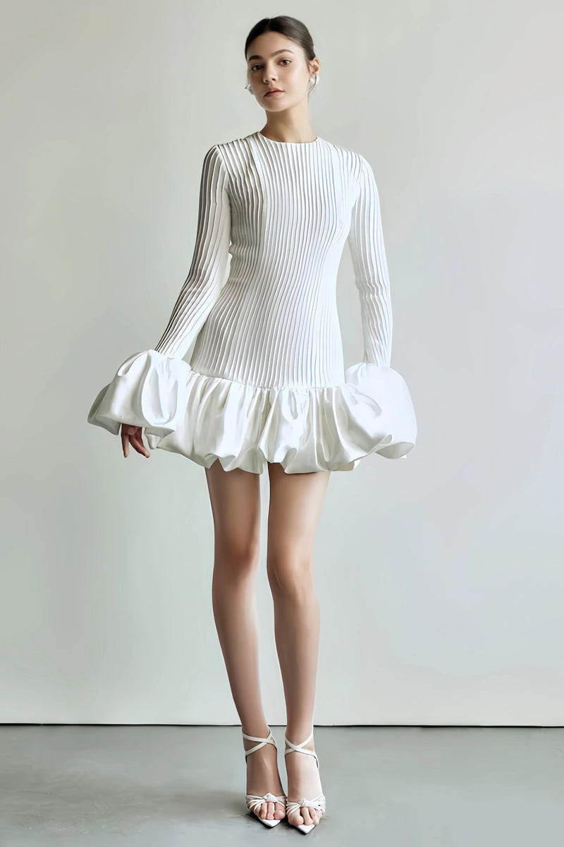 Maria – Geplooide mini-jurk met uitlopende mouwen en zwierige taille