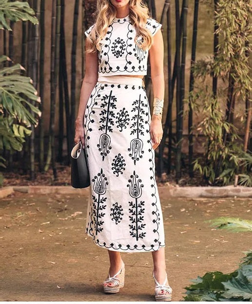 AuraGlide - Crop Top & Rok Ensemble