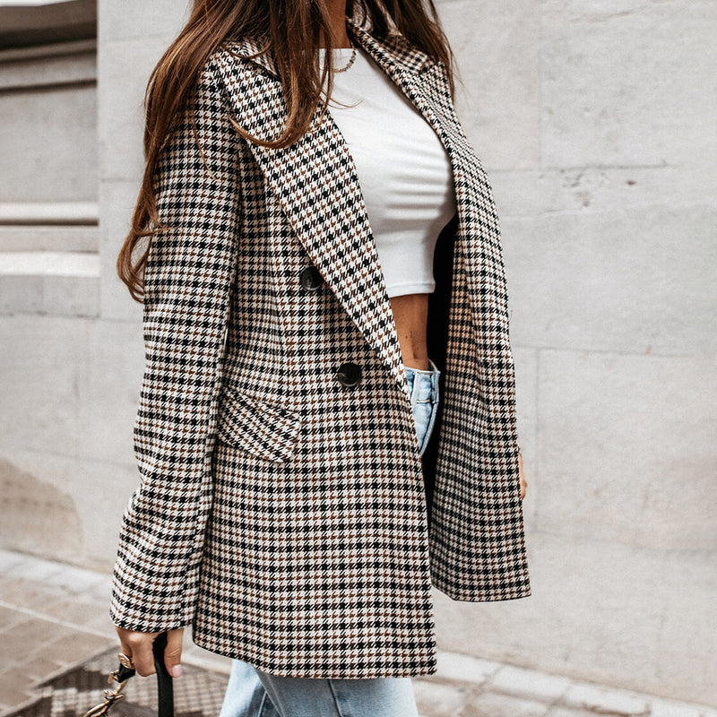 Elara - Geruite blazer met dubbele rij knopen en een chique getailleerde pasvorm