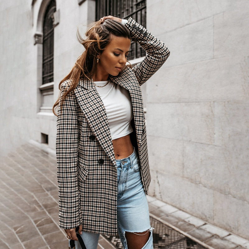 Elara - Geruite blazer met dubbele rij knopen en een chique getailleerde pasvorm