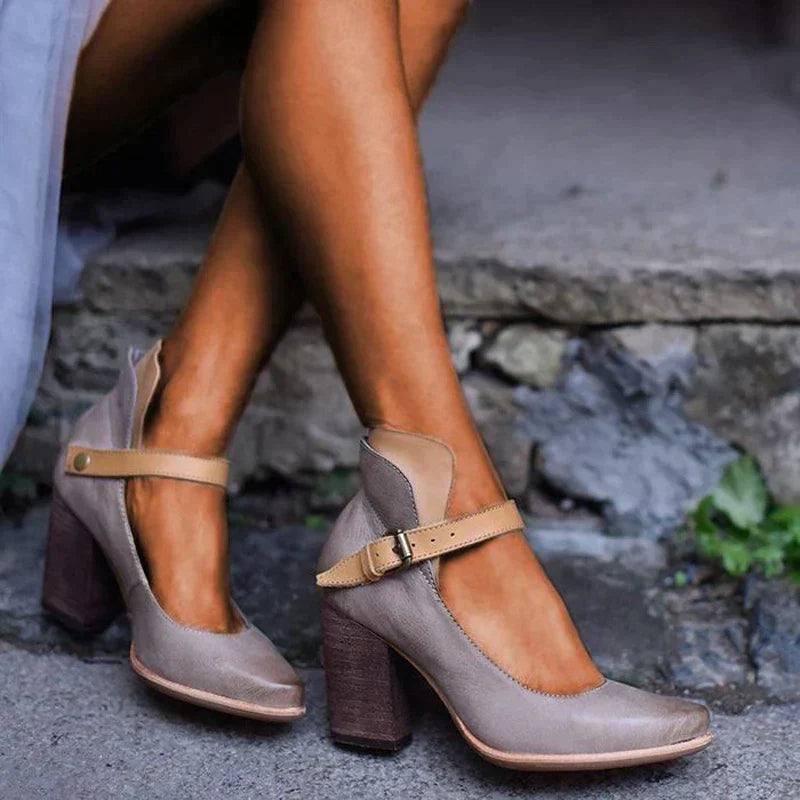 RIA - Elegante Schoenen met Hak en Verstelbare Riem