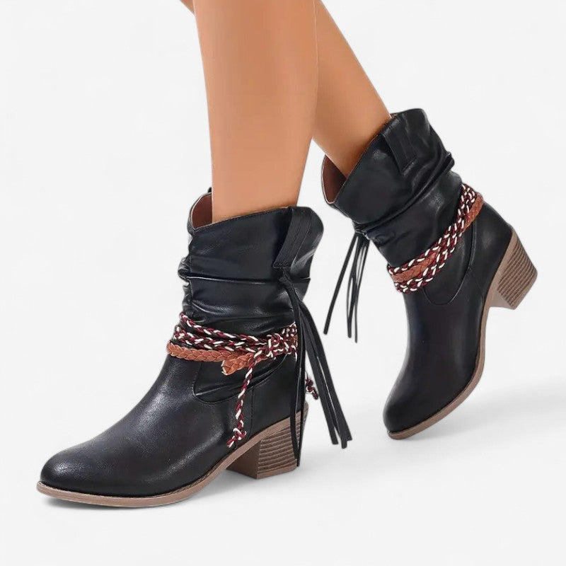 Adira – Instaplaarzen met Decoratieve Kwast en Ronde Neus