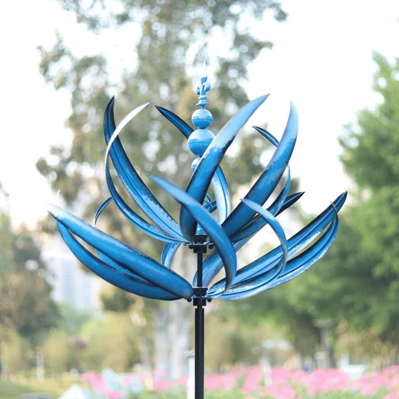 WhisperWind - Elegante metalen windgong voor een vredige, serene tuinervaring