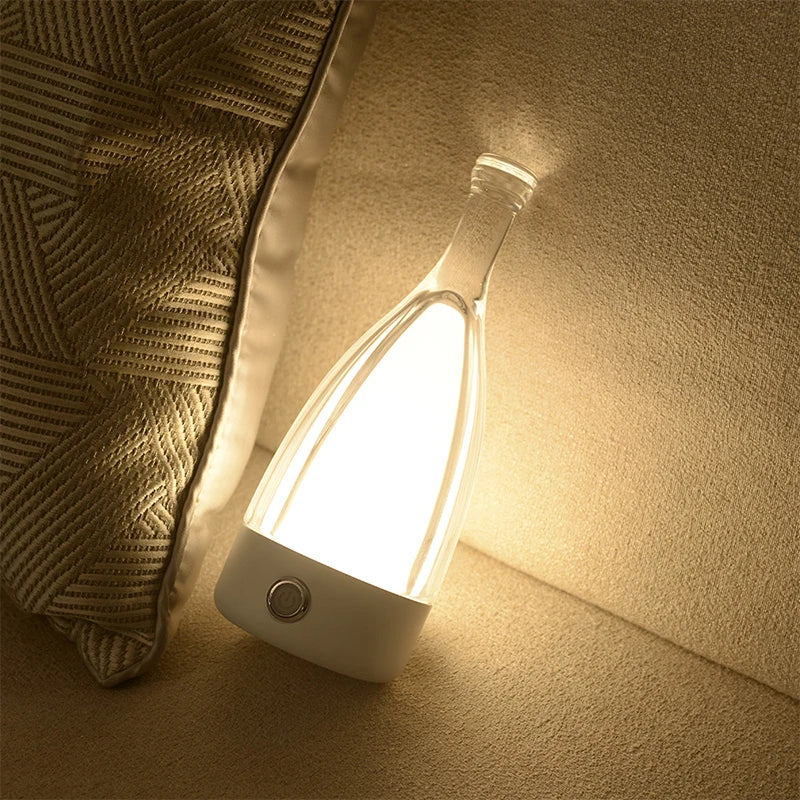ClaroBottle – Tafellamp met flesvormig silhouet en cilindrische boveneenheid