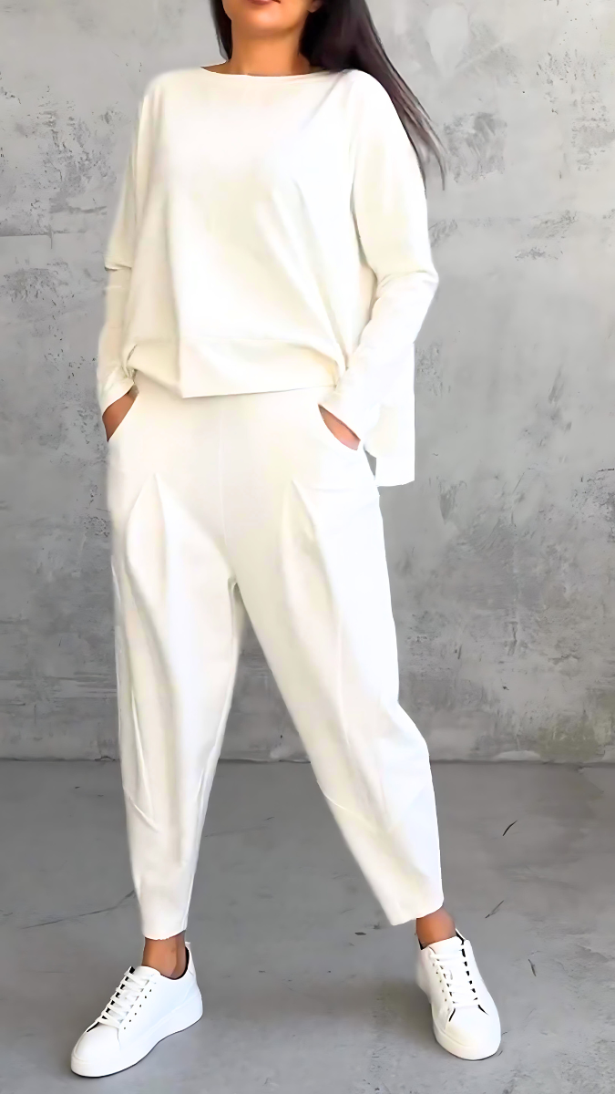 Serenity – Tweedelige set met een top met lange mouwen en een broek met wijde pijpen