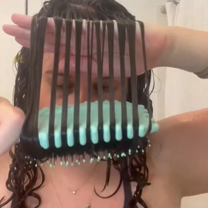 CurlEase – Strakke zwarte 3-in-1 haarstylingborstel met zachte haren voor het definiëren van krullen en het beheersen van pluisjes